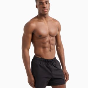 Costume modello shorts con coulisse in vita. Il capo presenta pratiche tasche laterali e ricamo con iconica aquila su fondo sinistro. Emporio Armani