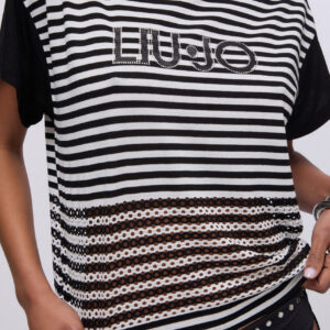 T-Shirt a righe
Bianco nero