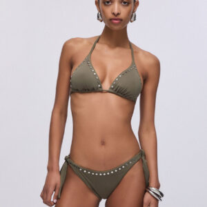 Bikini top e slip con borchie
Verde